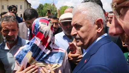 Binali Yıldırım adaşı ile karşılaşınca