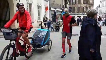 Départ d'Abder El Badaoui depuis la mairie d'Auxerre