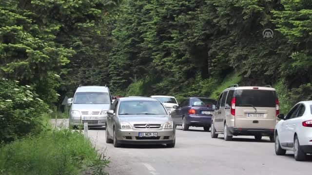 Gölcük Tabiat Parkı'nda bayram yoğunluğu