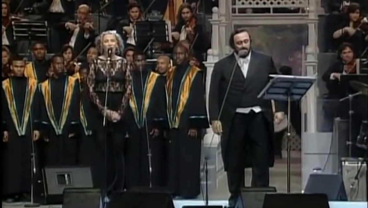 Luciano Pavarotti & Joan Osborne - Gesu Bambino (Módena 1996)