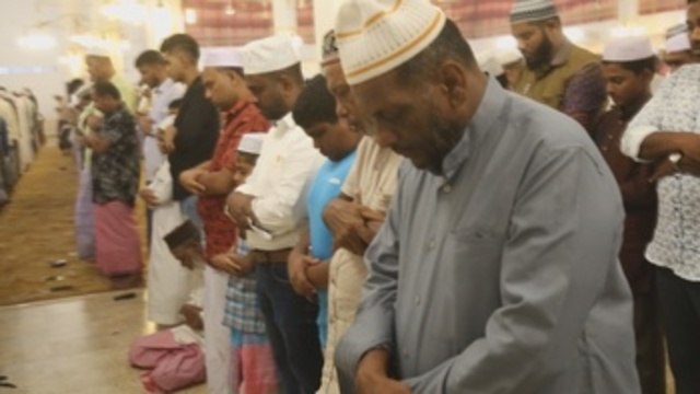 Musulmanes de Sri Lanka celebran en la sombra el fin del Ramadán