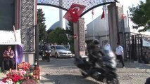 Cumhurbaşkanı Erdoğan 15 Temmuz şehidi Erol Olçok'un mezarını ziyaret etti