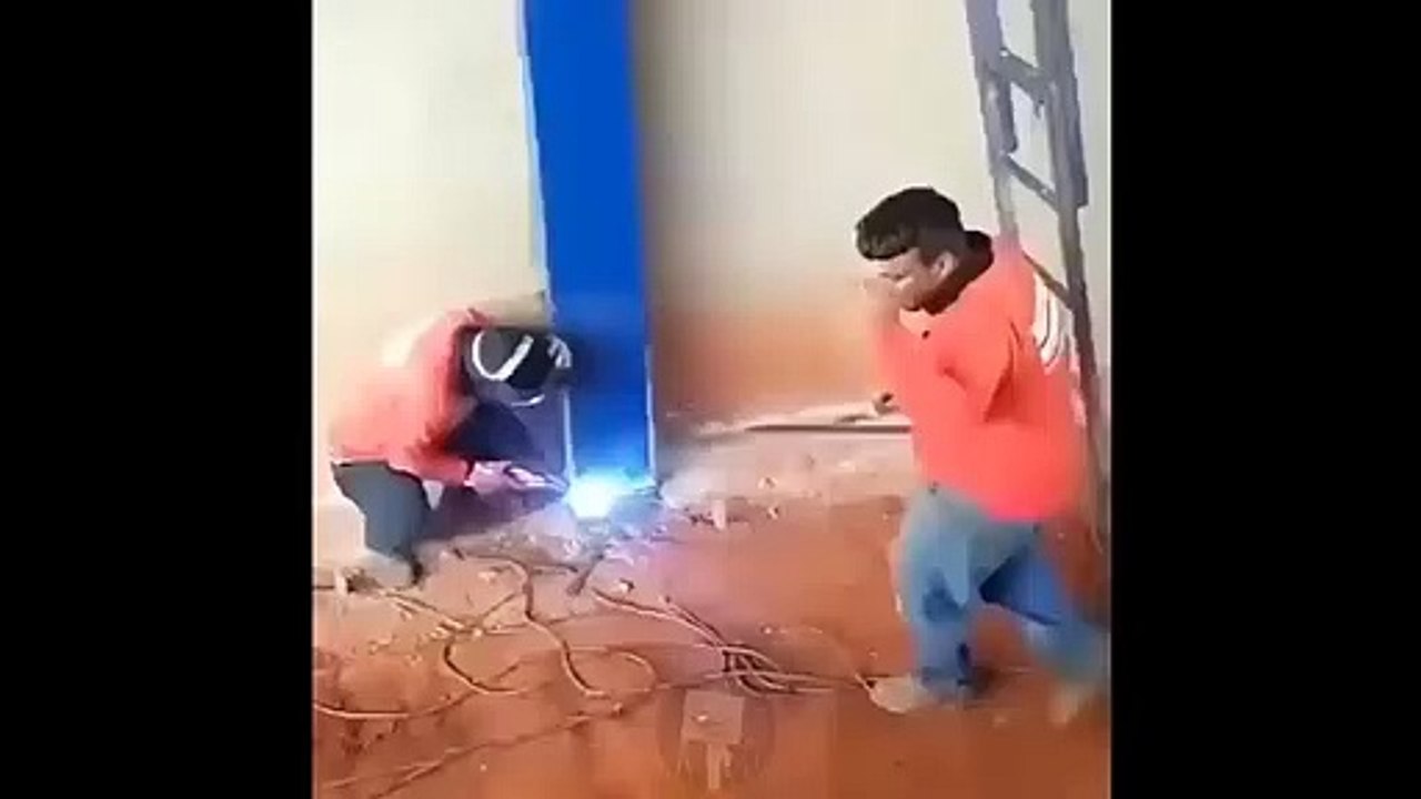 Funny SCARE'S  of PEOPLE and ANIMALS 2019, try not to burst with laughter