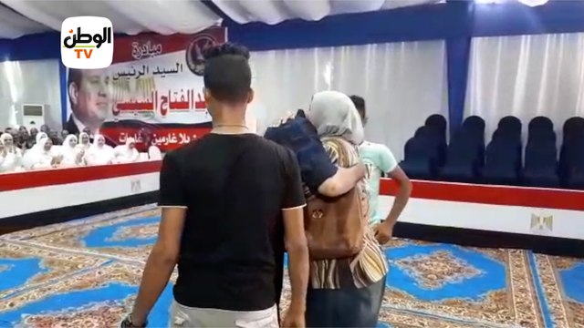 غارم يحتضن زوجته وأفراد أسرته بعد الإفراج عنه