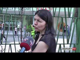 Të reja 'akull', si ditën e parë/ Para dorëzimit, nxënësit nisin fshirjen e librave të plotësuara