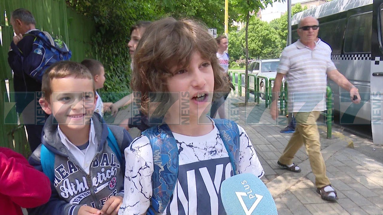 KAOS ME DOREZIMIN E TEKSTEVE SHKOLLORE - News, Lajme - Kanali 7