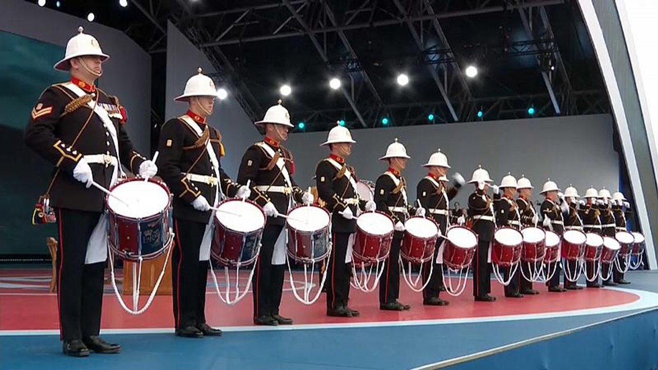 Trommelgarde in Gedenken an Normandie-Invasion