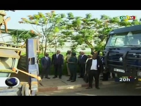 ORTM - Visite du Premier Ministre Docteur Boubou Cissé à la brigade fluviale de Bamako