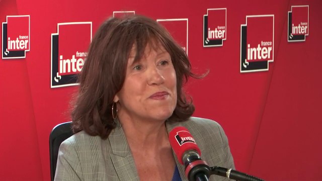 Raphaelle Bacqué à propos de l'enterrement de Lagerfeld, Ça ressemblait à une sorte de moment glacé qui ne lui ressemblait pas