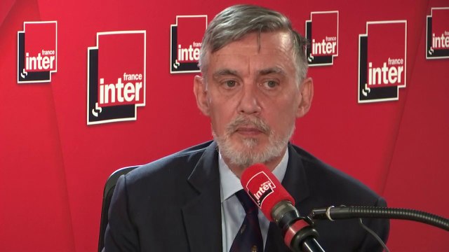 François Sureau : Quand on voit la masse de dévouement bénévole des Français eux-mêmes pour l'accueil des réfugiés, on ne peut pas parler de notre 'inhumanité'.