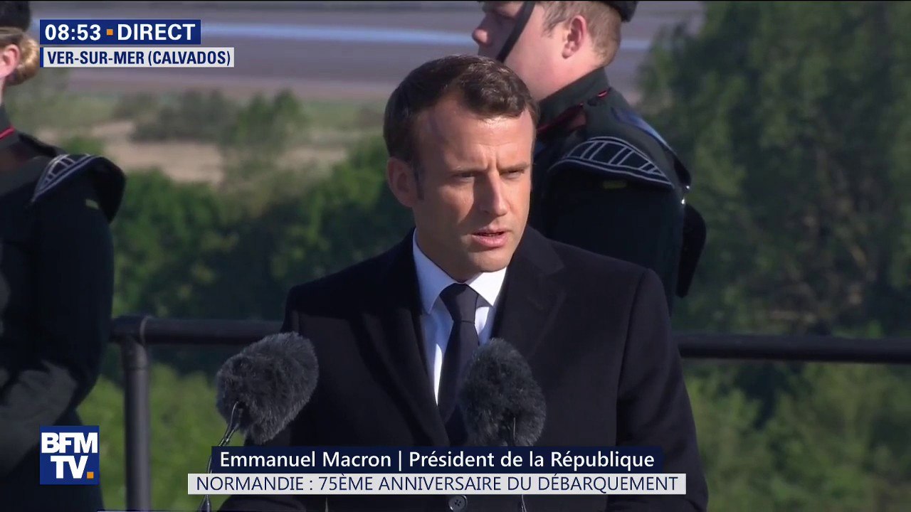 "Nous serons toujours ensemble debout." En anglais, Emmanuel Macron rend hommage à l'amitié franco-britannique à Ver-sur-Mer