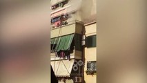 RTV Ora - Zjarr në katin e 7-të të një pallati tek 