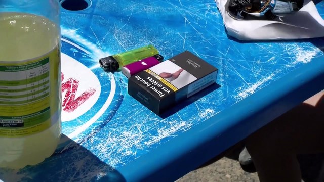 Cigarettes sur les plages. Marseille tente de donner l'exemple. Le reportage