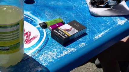 Cigarettes sur les plages. Marseille tente de donner l'exemple. Le reportage