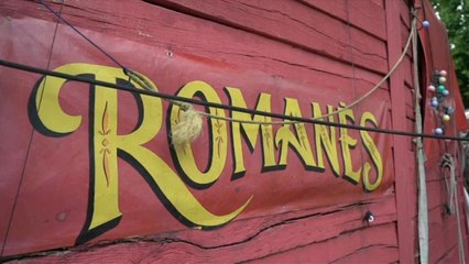 Bajban a franciaországi roma vándorcirkusz