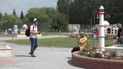 ESKİŞEHİR MASAL ŞATOSU'NA ZİYARETÇİ AKINI