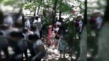 Saklıgöl'de çardağın çökmesiyle vatandaşlar göle düştü