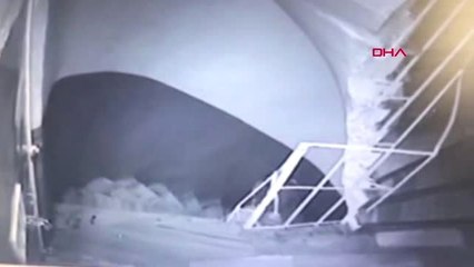 İSTANBUL- FATİH'TE 22 BİN DOLAR DEĞERİNDE YÜZÜK ÇALAN ŞÜPHELİ KAMERADA