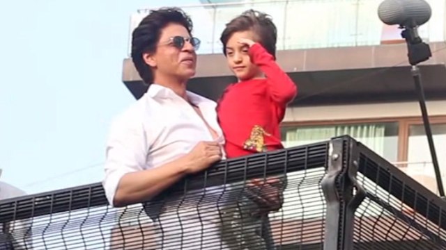 Shah Rukh Khan & Son Abram Khan Is Joined By David Letterman As He Greets Fans On Eid