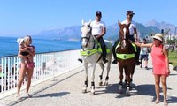 Dünyaca ünlü sahilde güvenlik atlı polislere emanet