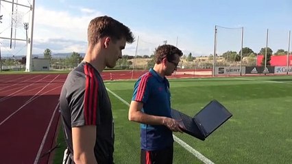 El Podólogo de la Selección Realiza un Estudio a Diego Llorente