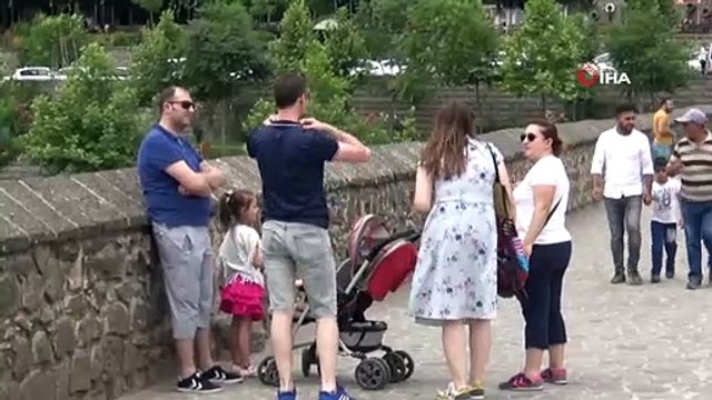 Diyarbakır'da tarihi mekanlar bayramda doldu taştı