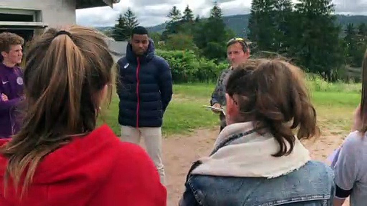 Cross-country - Mohamed Moussaoui à la rencontre des élèves du Collège Charlemagne de Bruyères