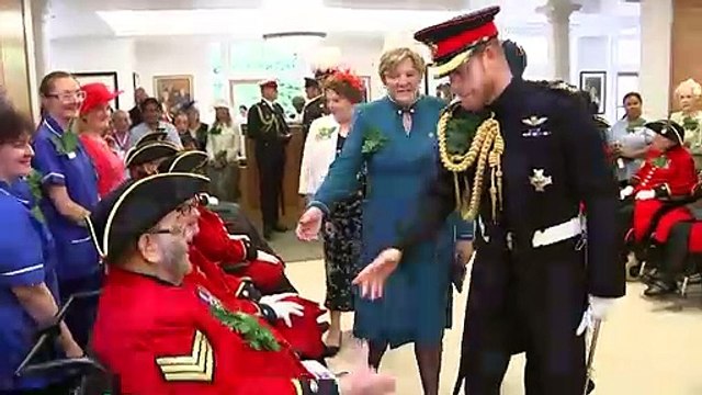 Prince Harry banters with Chelsea Pensioners