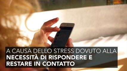Ecco perché non dovresti dormire vicino allo smartphone