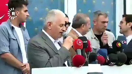Binali Yıldırım, Diyarbakır’daki konuşmasına elindeki Kürtçe notu okuyarak başladı: Îda we bimbarekî be. Roj baş, çawenin?