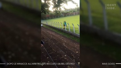 Dopo le minacce all’arbitro, si è beccato un gran pugno!