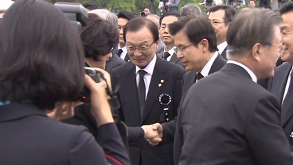 '악수 패싱' 없었지만...국회는 여전히 '먹구름' / YTN