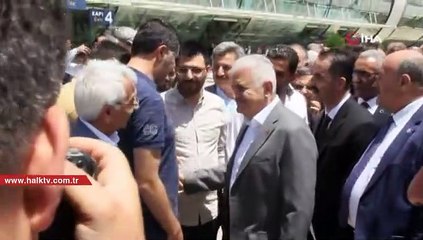 Binali Yıldırım, yüzlerce hemşehrisiyle 1 saat 8 dakika boyunca tokalaştı