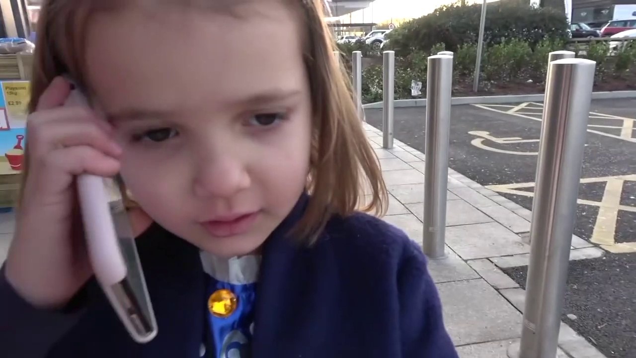 Katy Pretend play in Princess video for kids. Kinderlieder und lernen Farben lernen Farben Baby spielen Spielzeug Entertainment Kinderreime. Мистер Макс и Мисс Кейти Новые Серии 2019 года. أطفال مضحك ضد شبح - جوني جوني أغاني الحضانة قافية وتعلم الألوان لل