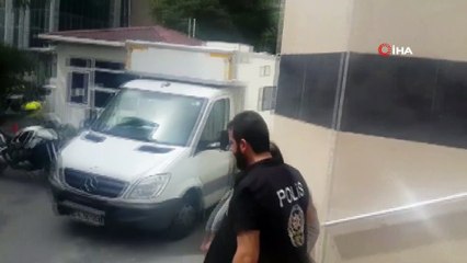 Fatih’te 22 bin dolar değerinde çok sayıda yüzük çalan şüpheli yakalandı...Hırsız kamerada