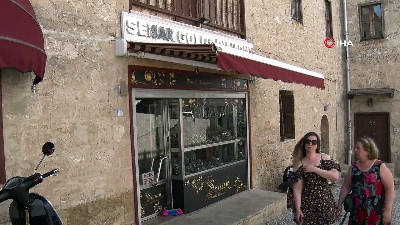 - Gündüz Vakti Kuyumcuyu Soyup Ortadan Kayboldular