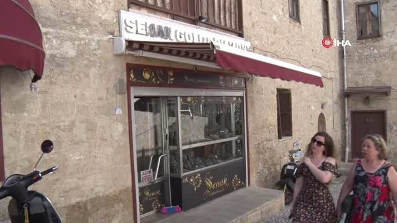 - Gündüz Vakti Kuyumcuyu Soyup Ortadan Kayboldular