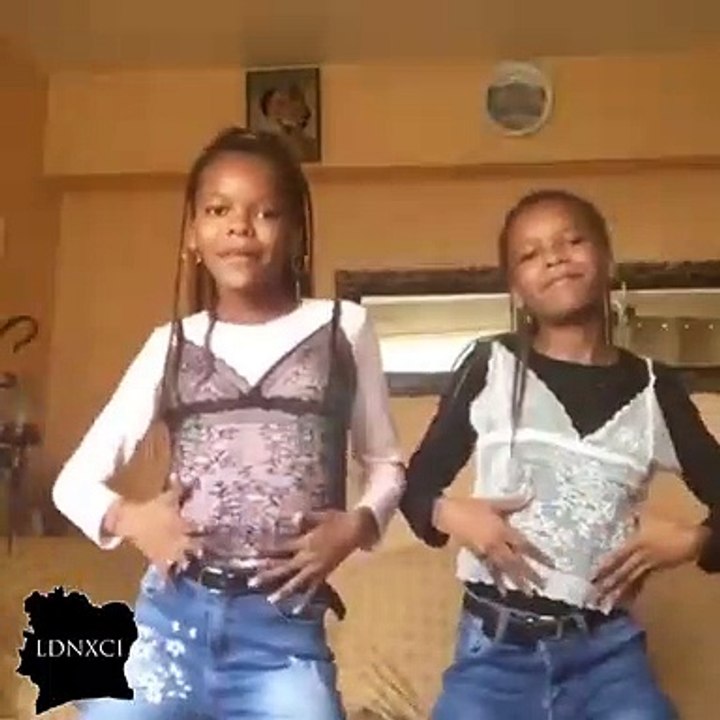 Ces deux jumelles ont le flow de grandes danseuses. Admirez !