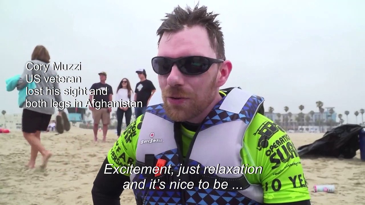 US veterans try to find peace through surfing