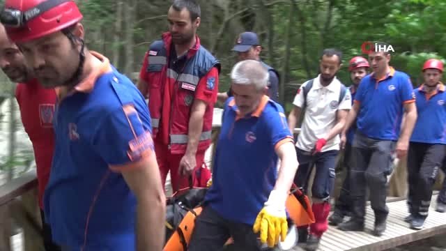 Selfie ölüm getirdi...Selfie yaparken yaklaşık 10 metre yükseklikten düşerek hayatını kaybetti