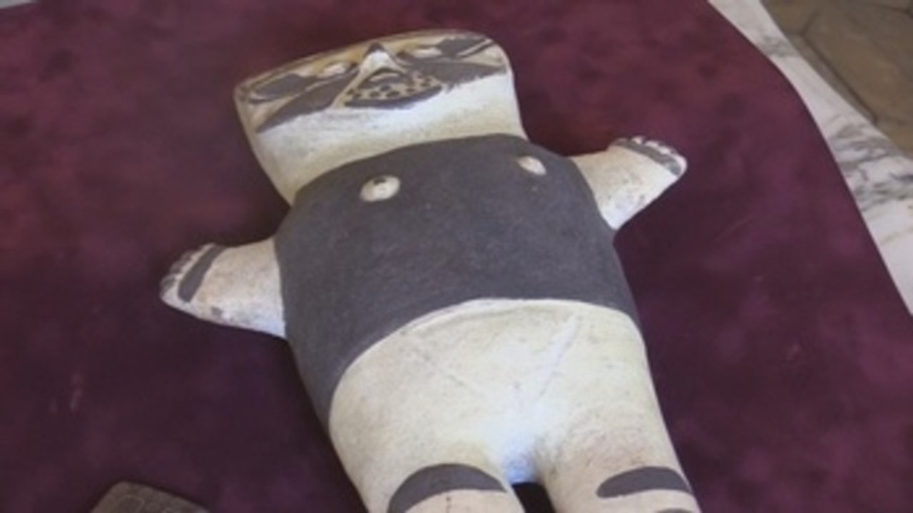 Francia devuelve a Perú tres piezas arqueológicas embargadas en 2007