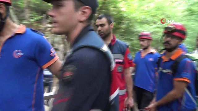 Selfie ölüm getirdi...Selfie yaparken 10 metre yükseklikten düşerek hayatını kaybetti