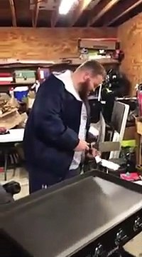 Une imitation de chef japonais plus vraie que nature mais qui ne finit pas très bien