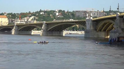 "골든타임 잡아라"...인양 전 '수상 수색' 총력 / YTN