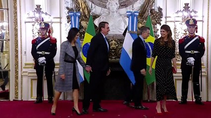 Bolsonaro chega à Argentina para 1ª visita oficial