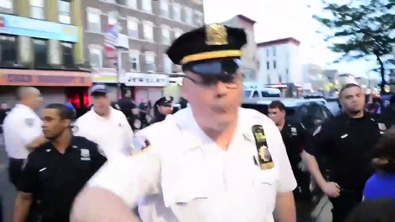 Cops Scared Of Cameras And Use Threats To Intimidate Public