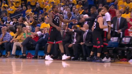 Télécharger la video: Kawhi leads Raptors to Game 3 glory