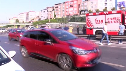 İSTANBUL- D-100 KARAYOLU'NDA OTOMOBİLDEKİ YANGIN TRAFİĞİ AKSATTI