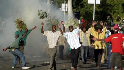 Malawi : l'ambassadrice des Etats-Unis prise sous les gaz lacrymogènes de la police