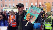 - Trump, İrlanda’da protesto edildi